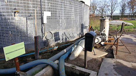Minister Van Essen werkt aan een subsidieregeling om de bouw van Renure-installaties en mestverwerking te stimuleren.