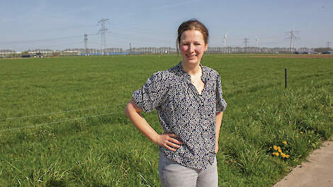Ingrid Damen-de Leeuw wacht op duidelijkheid over industrie-uitbreiding in Moerdijk en de toekomst van haar familiebedrijf.