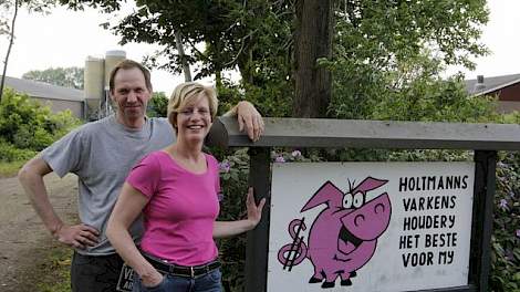 Gert pachtte bedrijven en kocht in Zeeland in 1996 zijn eerste bedrijf. Het bedrijf in Drenthe, waar ze nu boeren, had een zeugen- en vleesvarkenshuisvesting. Het werd verbouwd tot een praktisch zeugenhouderijbedrijf met ruimte voor 600 Topigs 20-zeugen.