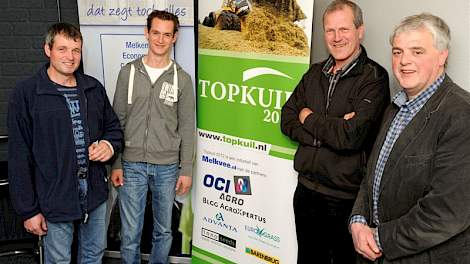De prijswinnaars op een rij(vlnr): Jan Leenaars (nr 4), Hans Janssen (nr 1),Harry Driessen (nr 3)en Tjeerd Dijkstra (nr 2).