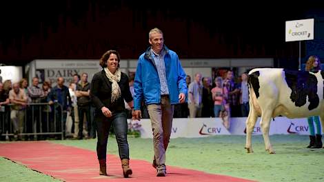 Pieter en Truus de Boer uit Stiens (Fr.) fokten 34 honderdtonners en 4 tientonners op hun 400 koeien tellende melkveebedrijf.