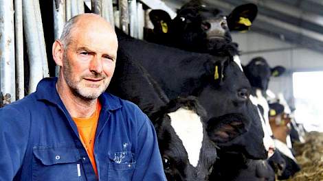 Fokke Zeinstra verzorgt zijn huidige 150 koeien samen met vaste medewerker Auke Roorda.