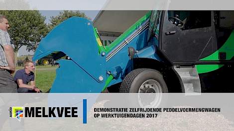 Zelfrijdende peddelvoermengwagen met kuilhapper op Werktuigendagen Oudenaarde 2017