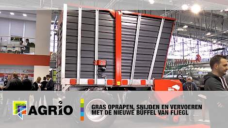 Gras oprapen, snijden en eenvoudig vervoeren met de Büffel van Fliegl op de Agritechnica 2017