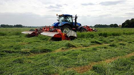 1e snede maaien doorgeschoten gras