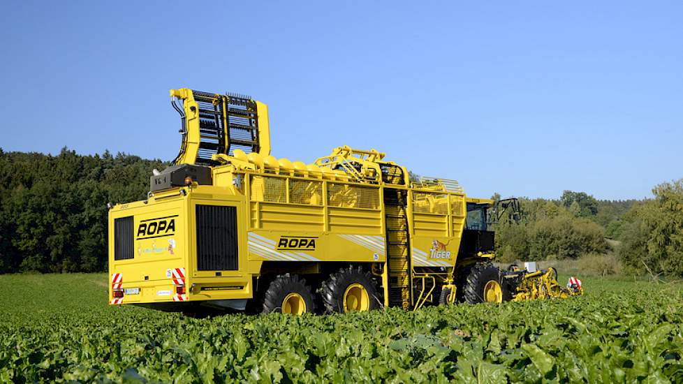 Ropa-bietenrooier met bunker van 40 kuub op Agritechnica  -  Nieuws en kennis voor de akkerbouwers